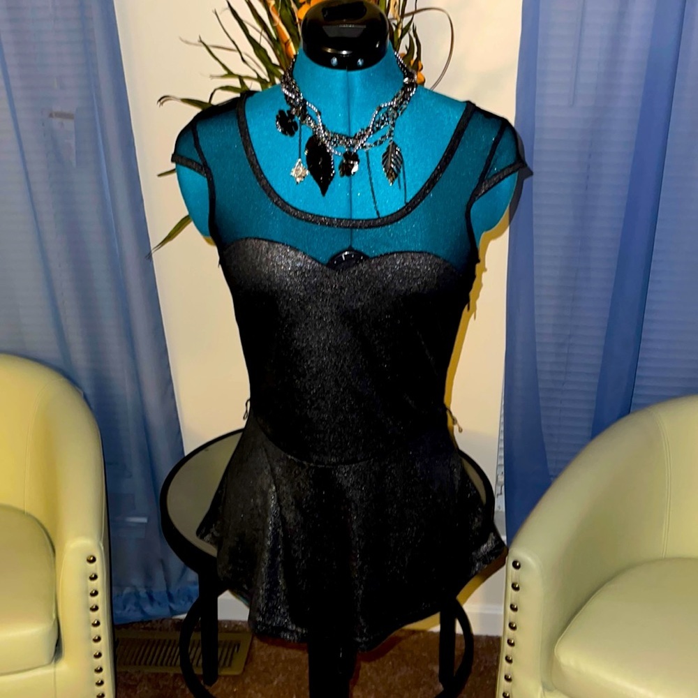 Roommate | Metallic Black Cap Sleeve Peplum Top​
